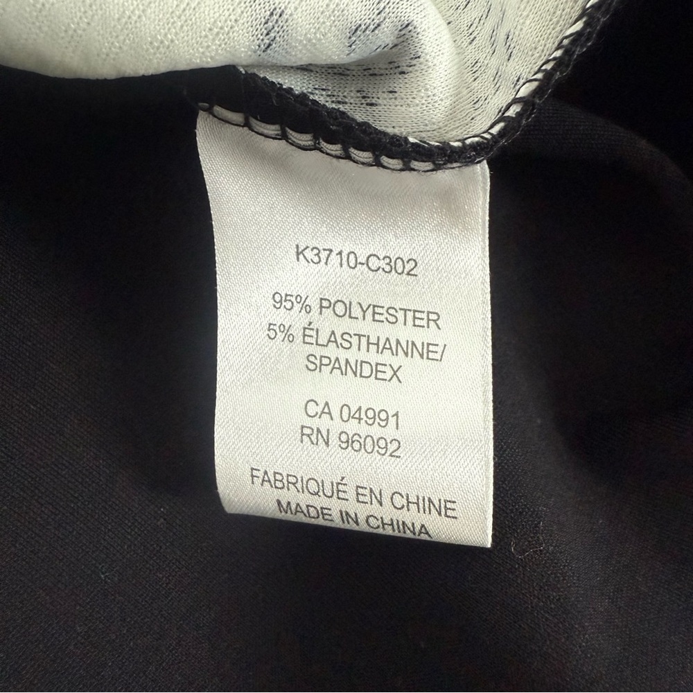 Katherine Barclay Montreal Black and White Stretchy Minimalist Women’s Cape Set - Picture 7 of 9